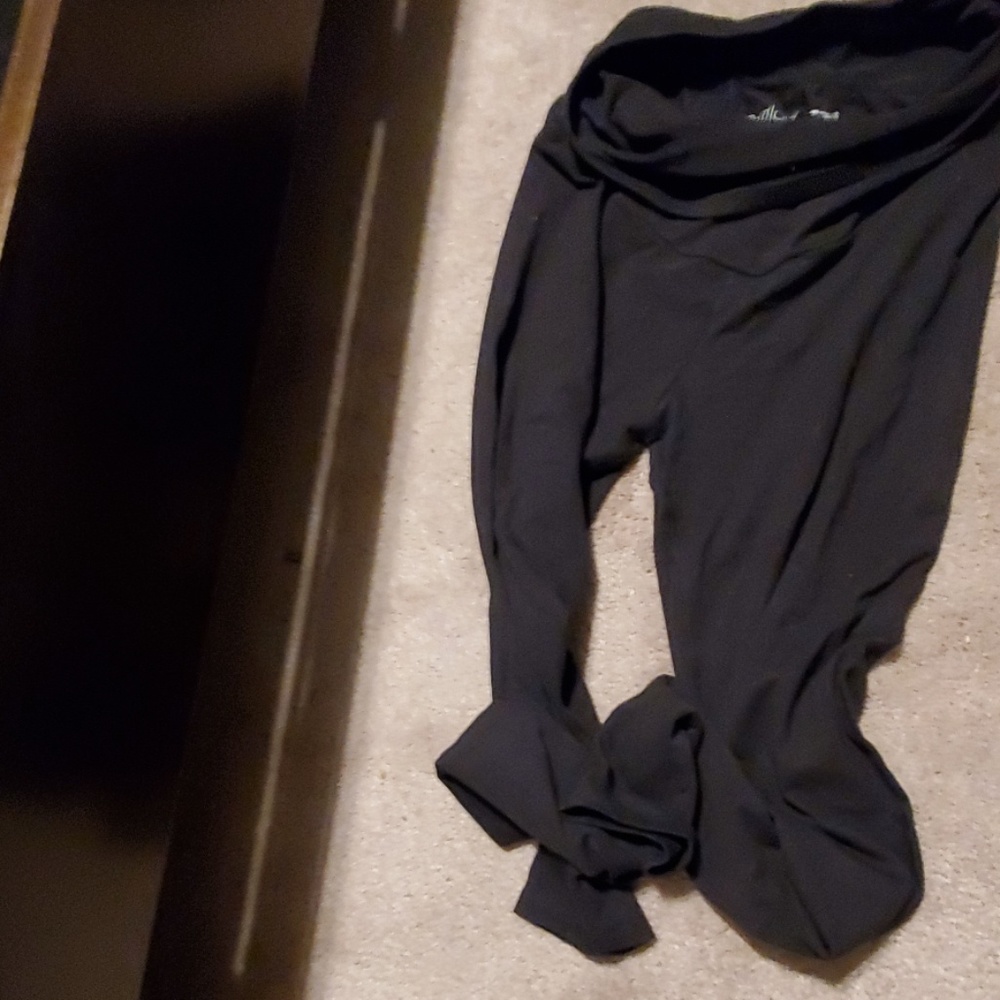 Small maternity aglow tights